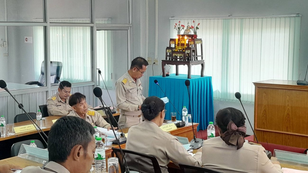 วันที่ 1 พฤษภาคม 2560 สภาเทศบาลตำบลบ้านม่วง นัดประชุมสภาเทศบาล สมัยสามัญ สมัยที่ 2 ประจำปี พ.ศ. 2569 โดยสภาเทศบาลได้พิจารณาญัตติเกี่ยวกับกิจการเทศบาล  จำนวน 17 ญัตติ